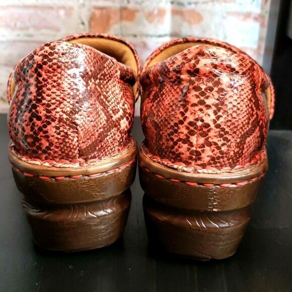 b.o.c Born O Concept Snakeskin Print Clogs *Free to Nurse in Need* Size 6 - Picture 6 of 11